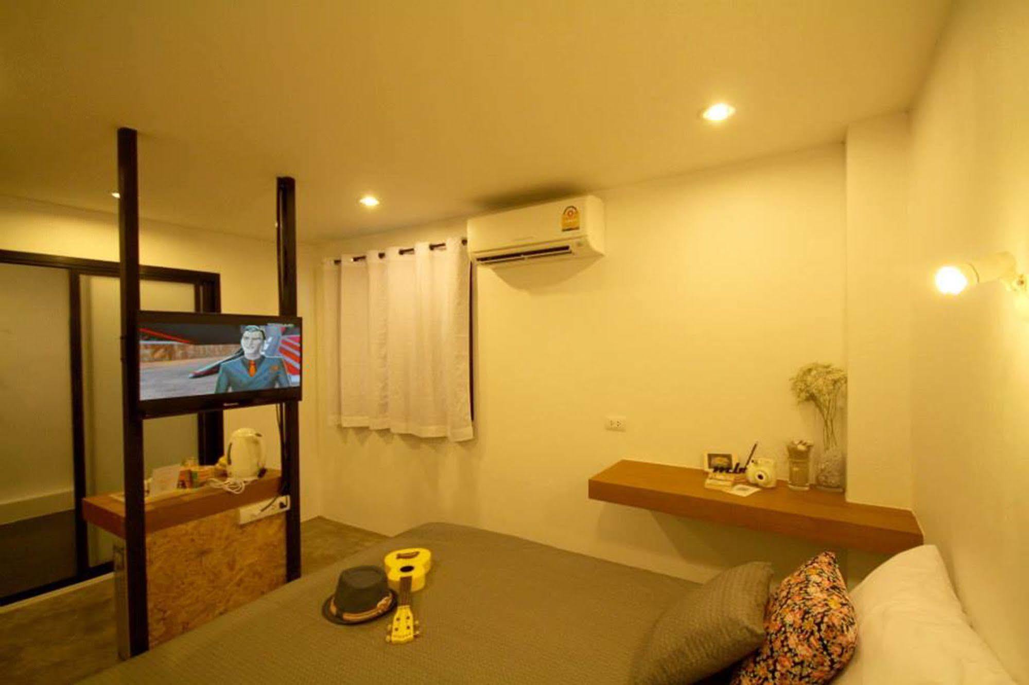 A Pousada Mbed Phuket Exterior foto
